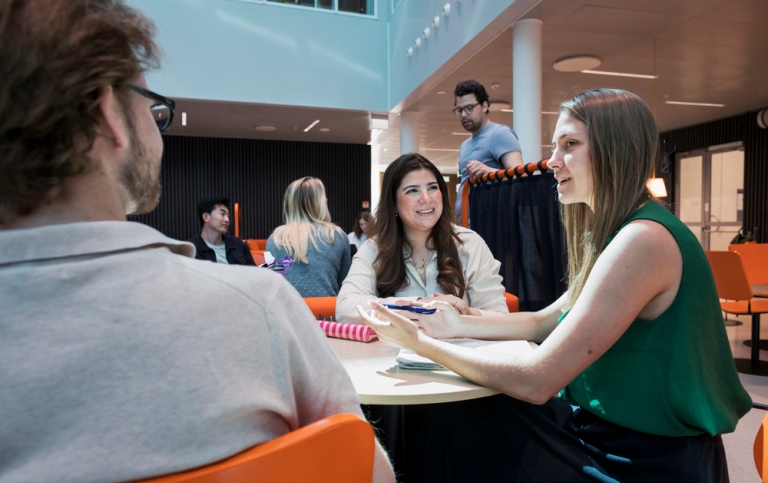 Students studying at Albano.